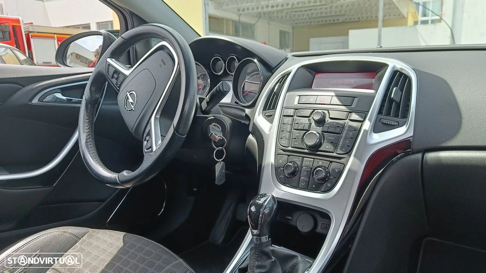 Opel Astra GTC 1.7 CDTi S/S - 12