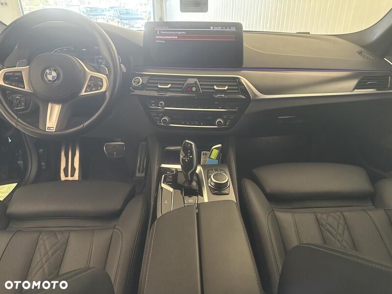 BMW Seria 5 520d xDrive MHEV M Sport sport - 21