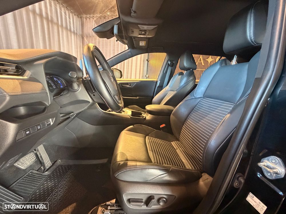 Toyota RAV4 2.5 HDF Black Edition - 17