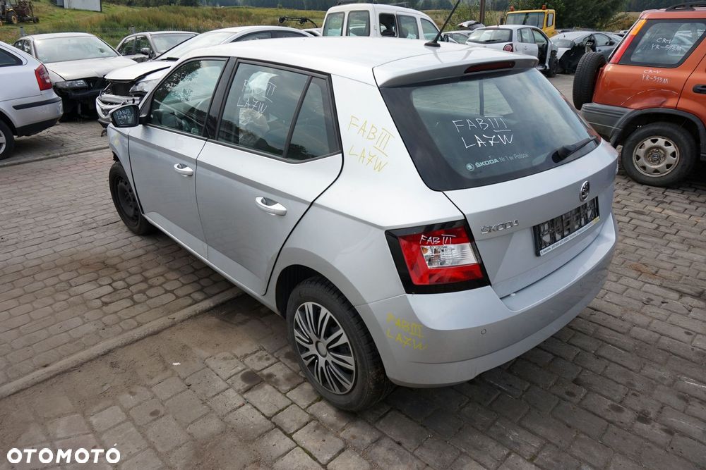 SKODA FABIA III NJ3 5D HB 2016 LA7W 1.2 TSI CJZC 90KM PED SREBRNY na części - 3