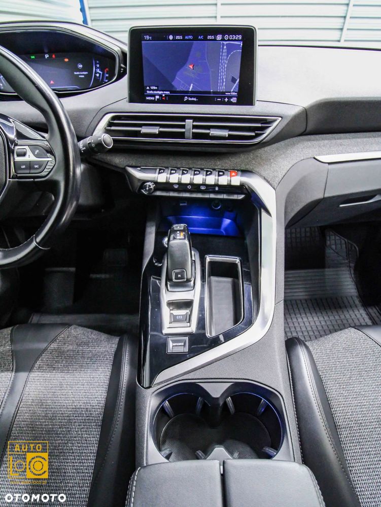 Peugeot 5008 1.6 PureTech Allure S&S EAT8 - 19