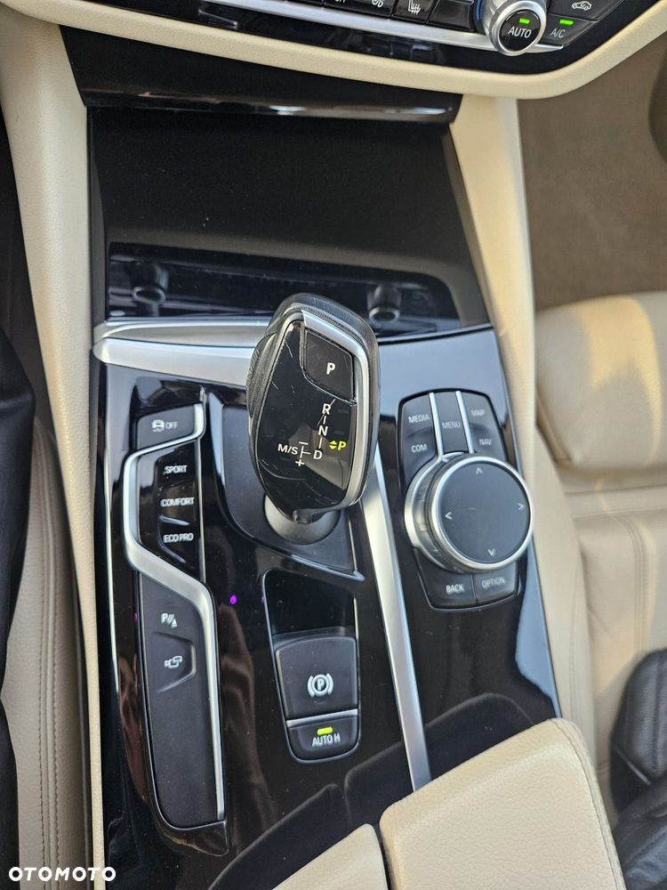 BMW Seria 5 520d xDrive Sport Line sport - 22