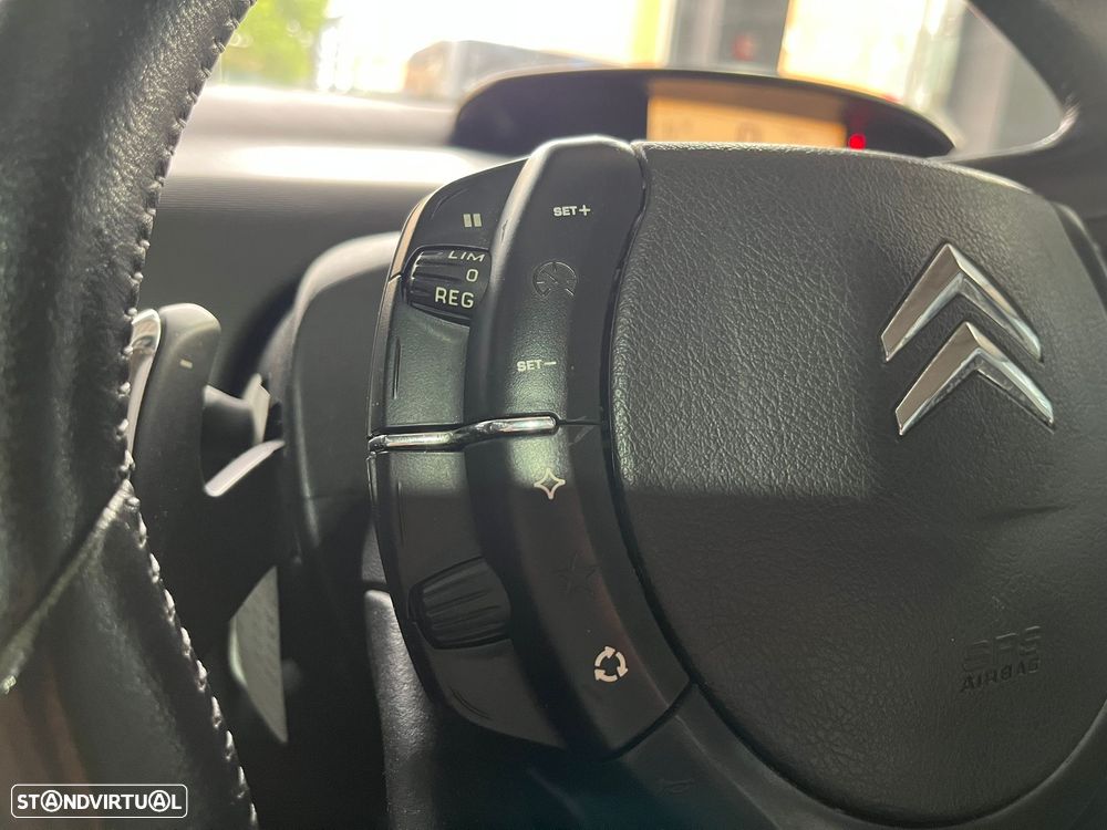 Citroën C4 1.6 HDi Exclusive Airdream - 23