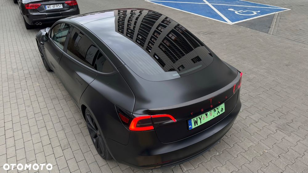 Tesla Model 3 - 9