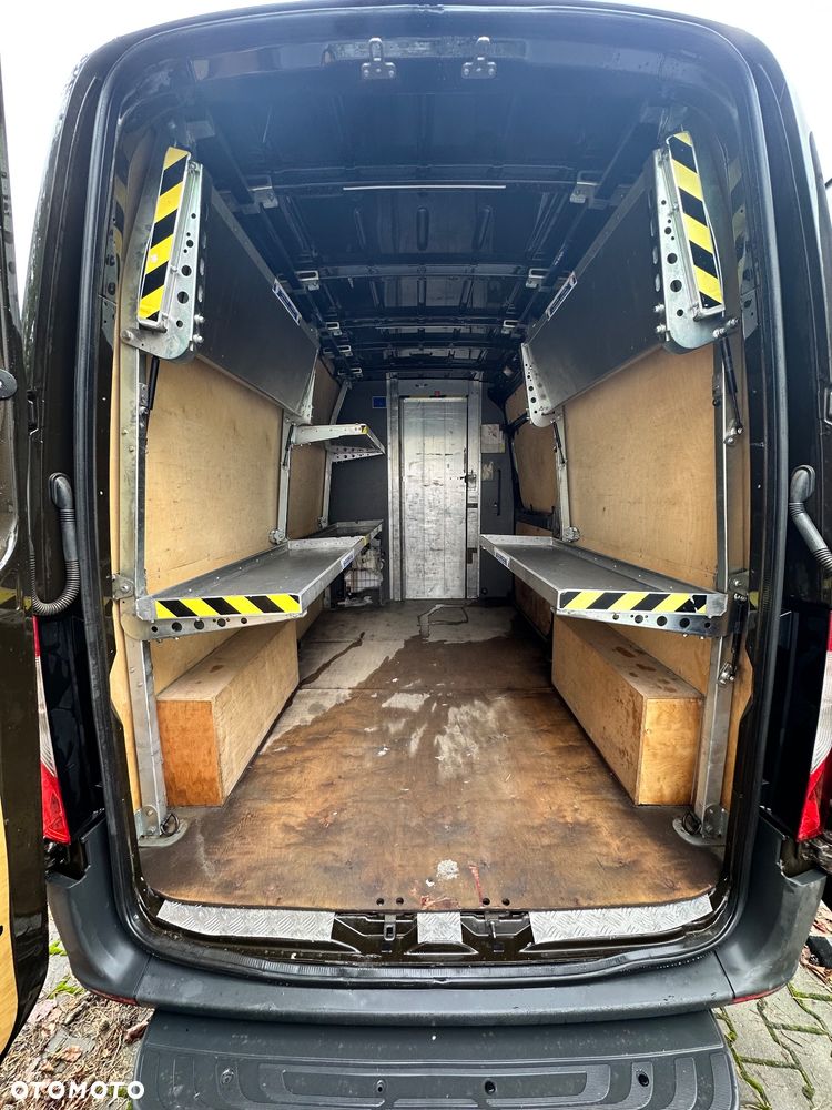 Mercedes-Benz Sprinter - 4