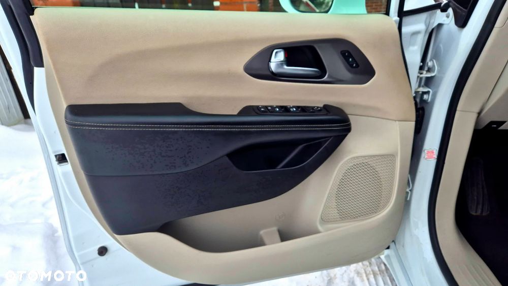 Chrysler Pacifica - 9