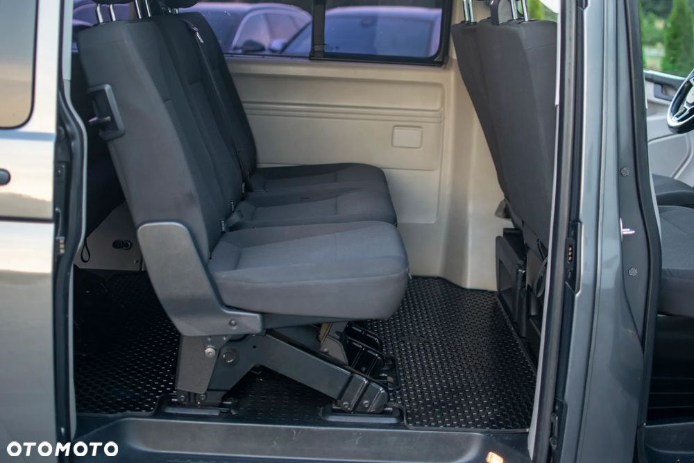Volkswagen Caravelle - 36
