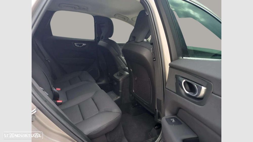 Volvo XC 60 2.0 T6 PHEV Plus Dark AWD - 33
