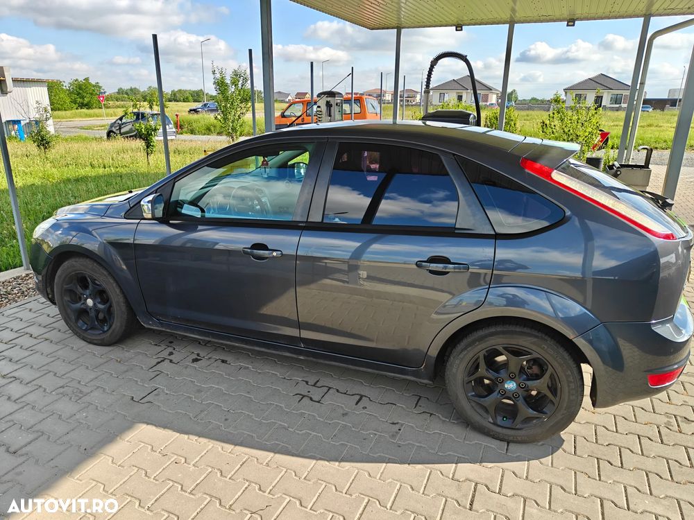 Ford Focus 1.6 Ambiente - 4