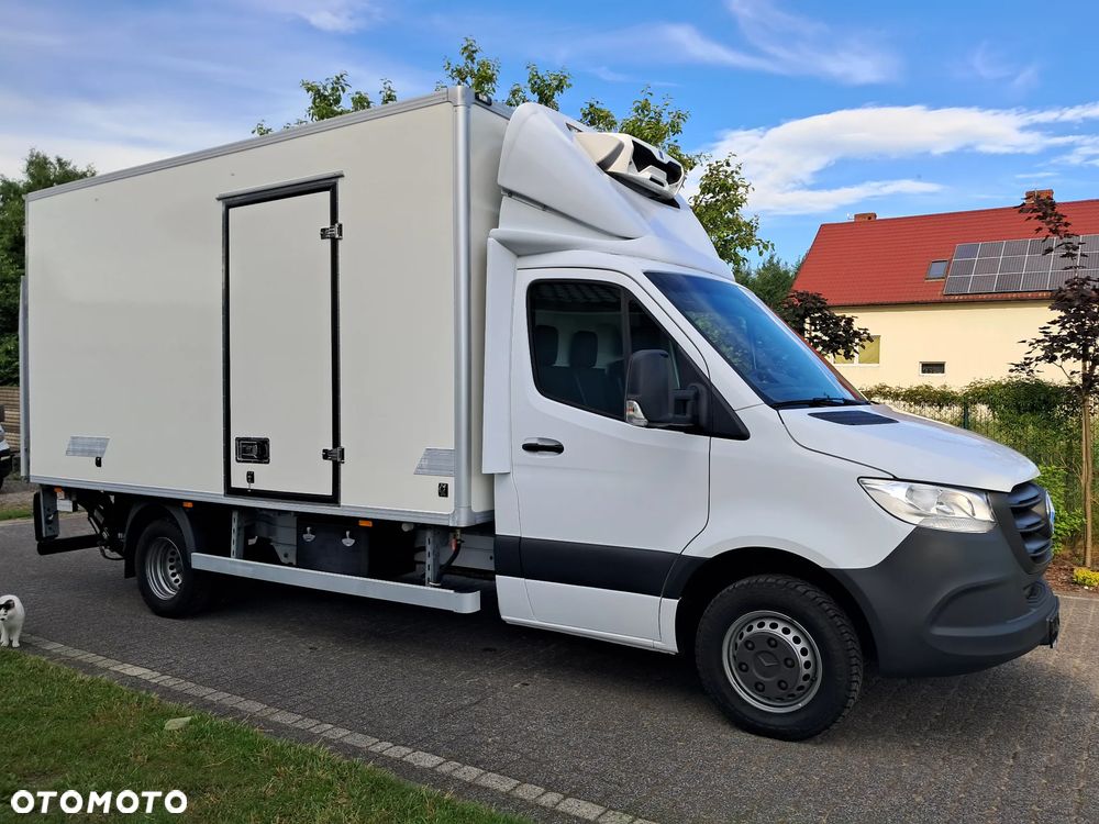 Mercedes-Benz SPRINTER 515 Chłodnia + Winda Salon Polska