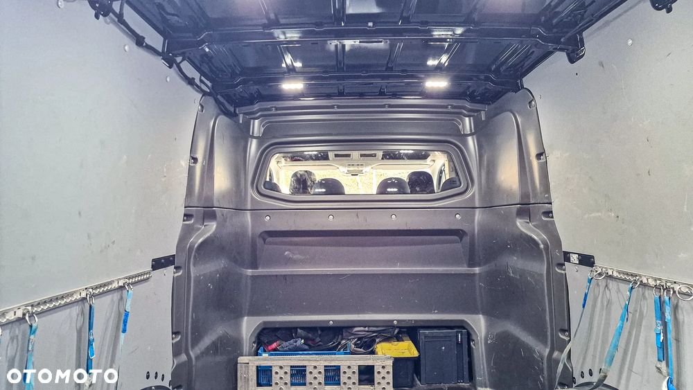 Volkswagen Crafter - 11