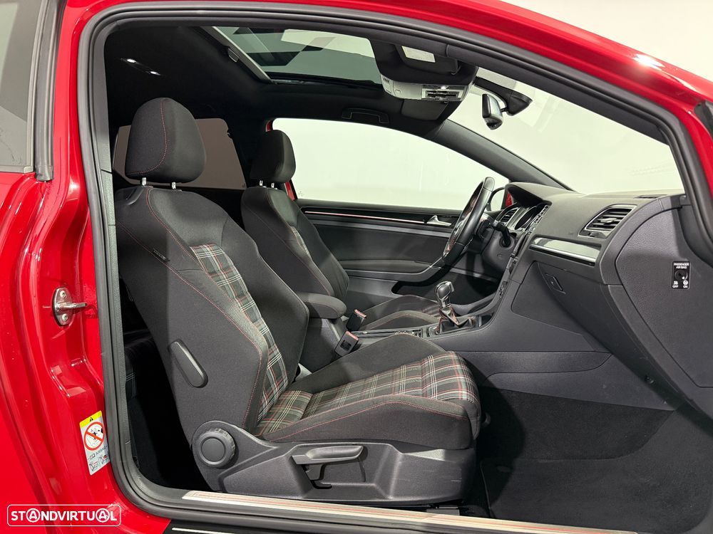 VW Golf 2.0 TSi GTi DSG - 16