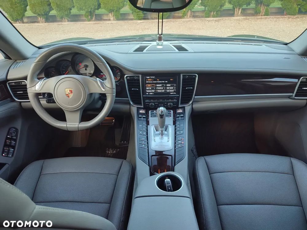 Porsche Panamera 4S - 6