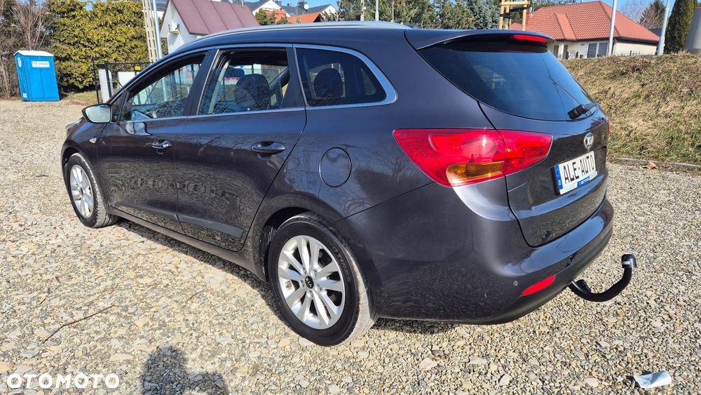 Kia Ceed 1.6 CRDi 136 ISG Dream Team Edition - 2