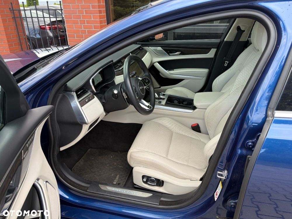 Jaguar XF 2.0 P300 AWD R-Dynamic S - 12