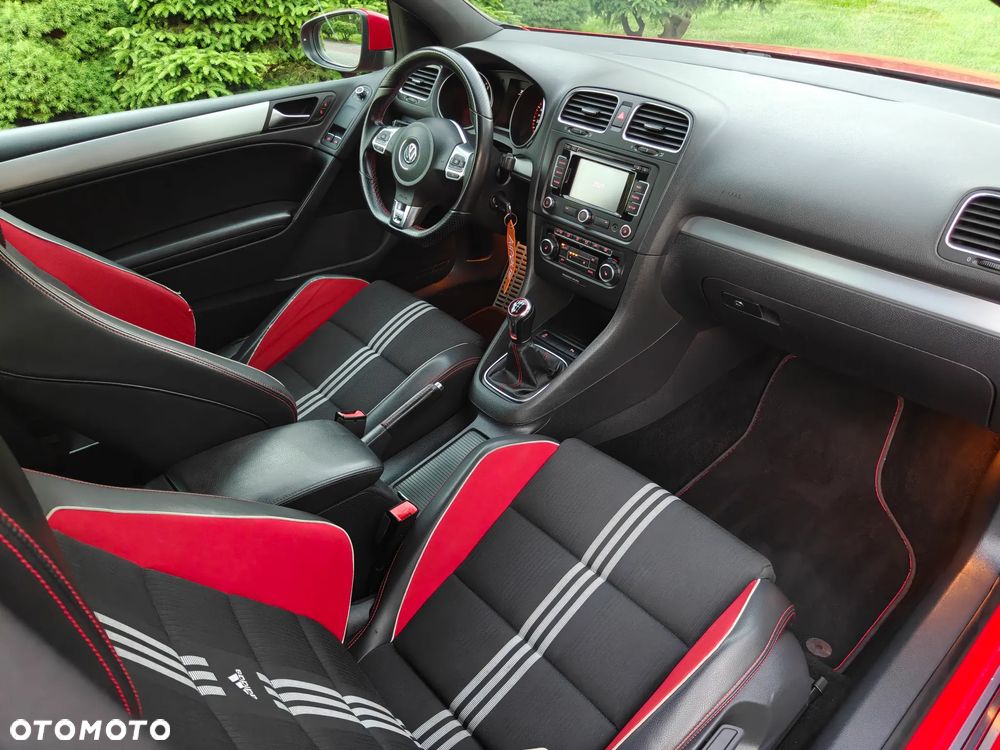 Volkswagen Golf 2.0 GTI adidas - 11