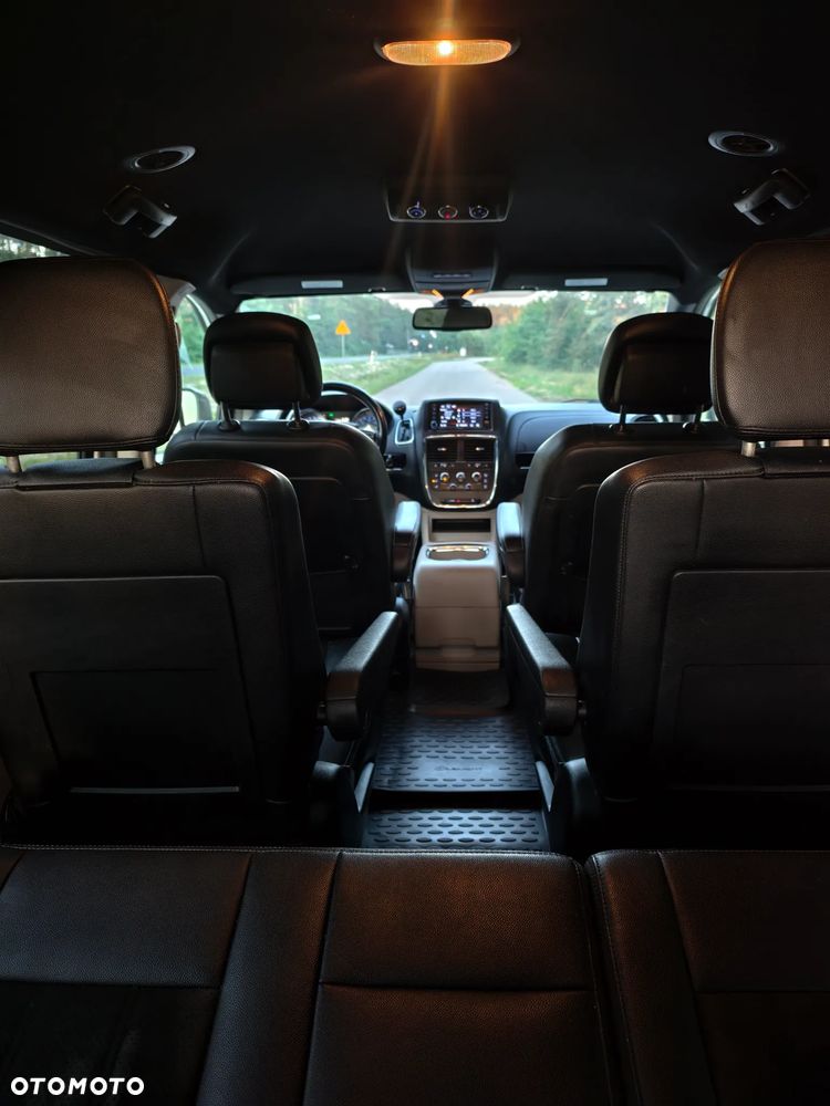 Dodge Grand Caravan - 18