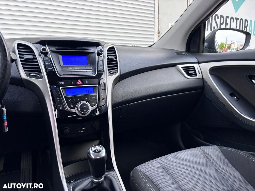Hyundai i30 blue 1.4 Trend - 27