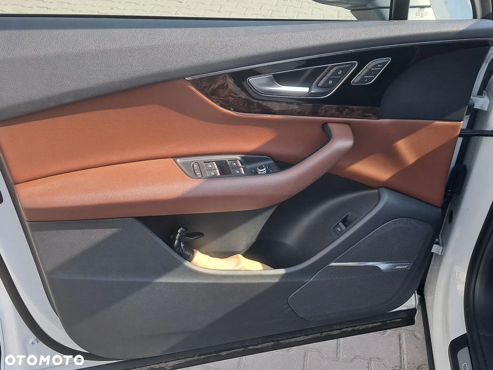 Audi Q7 3.0 TFSI Quattro Tiptronic - 16