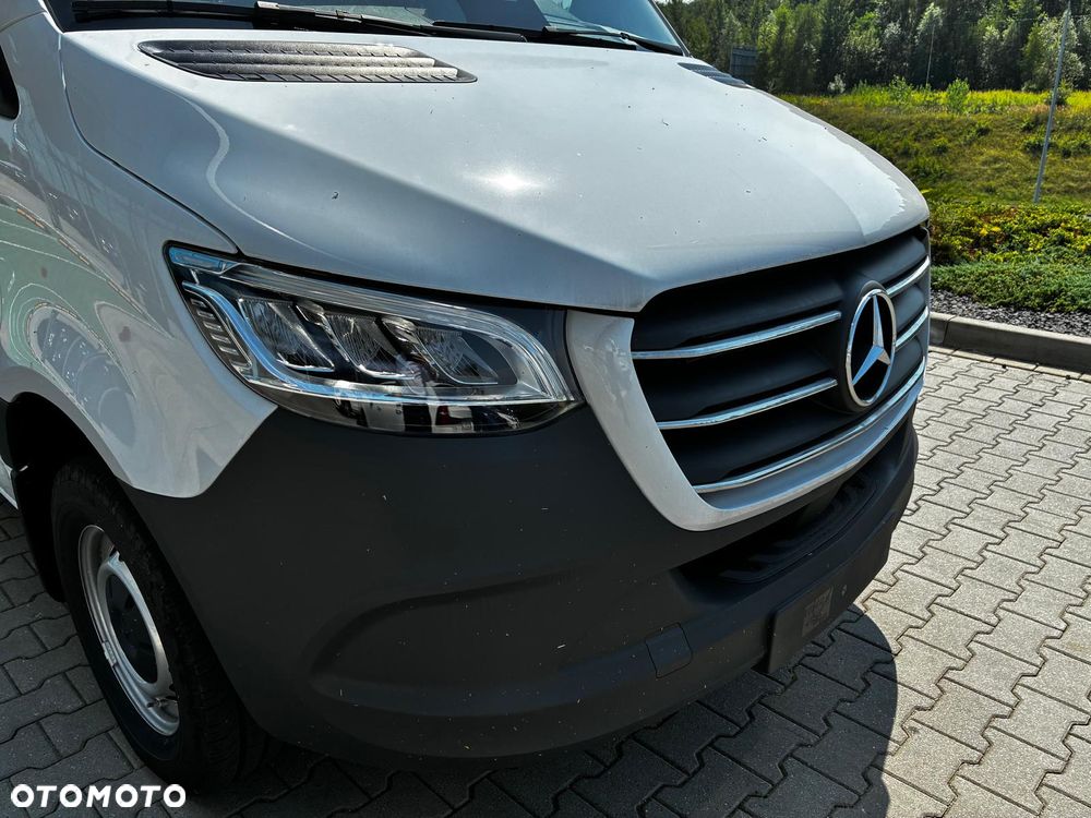 Mercedes-Benz Sprinter - 9