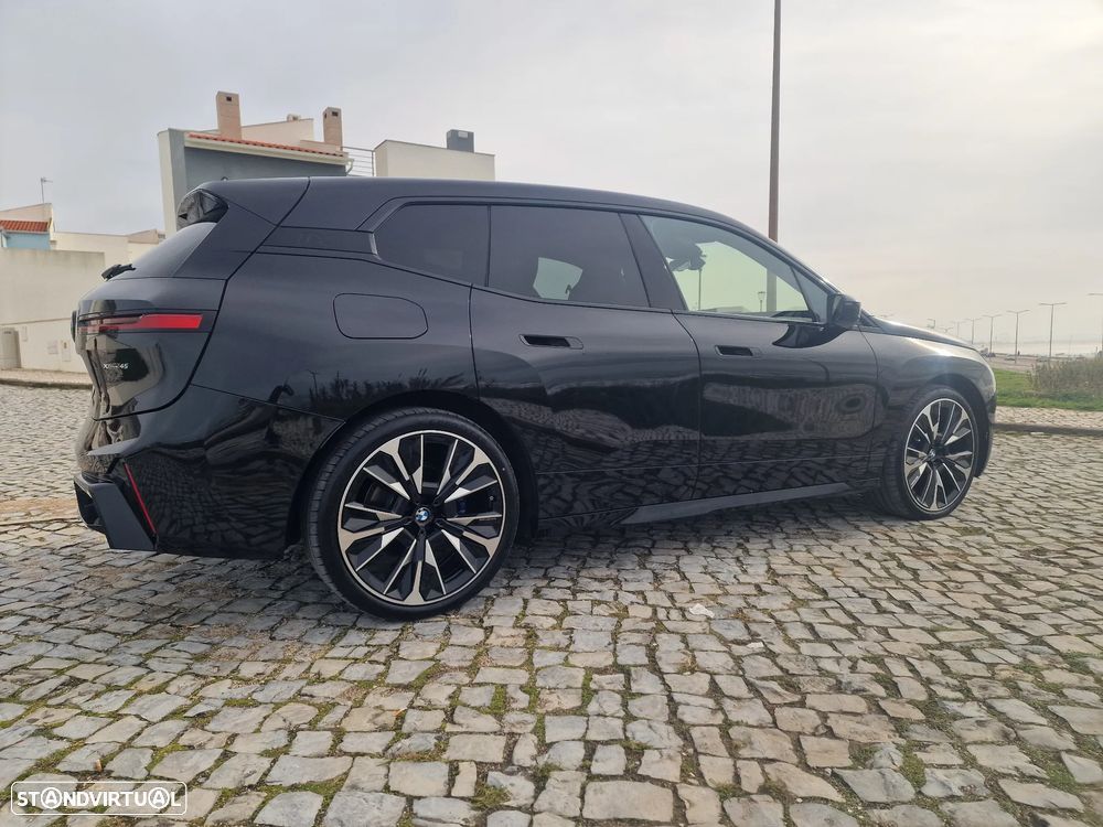 BMW iX xDrive45 - 11