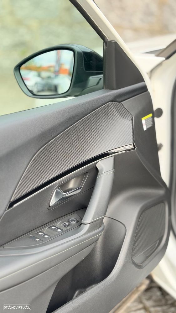 Peugeot 2008 1.2 PureTech GT Line - 21