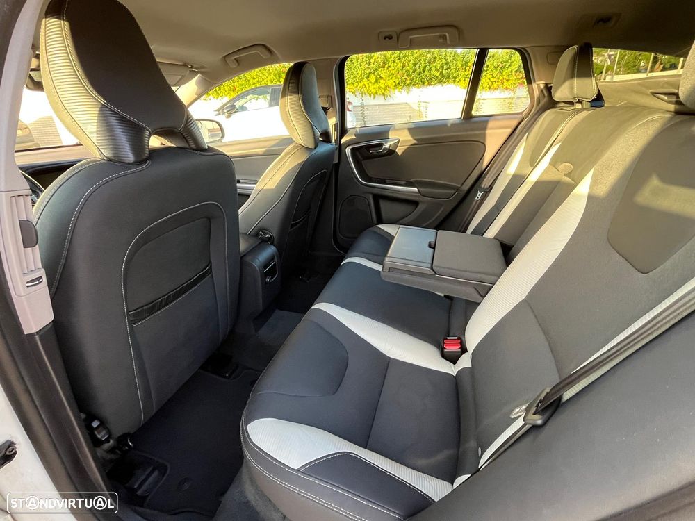 Volvo V60 D2 Edition - 17
