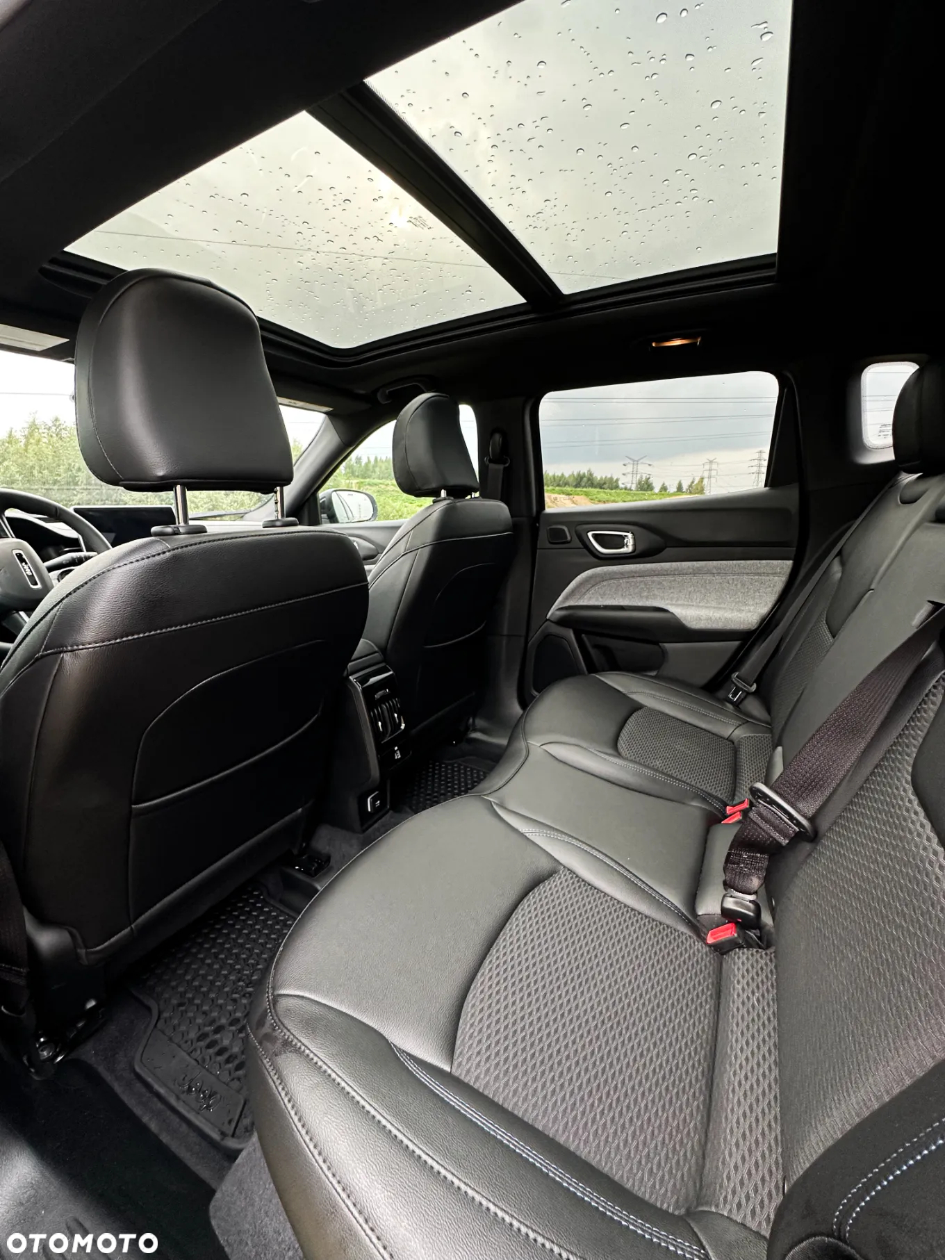 Jeep Compass - 14