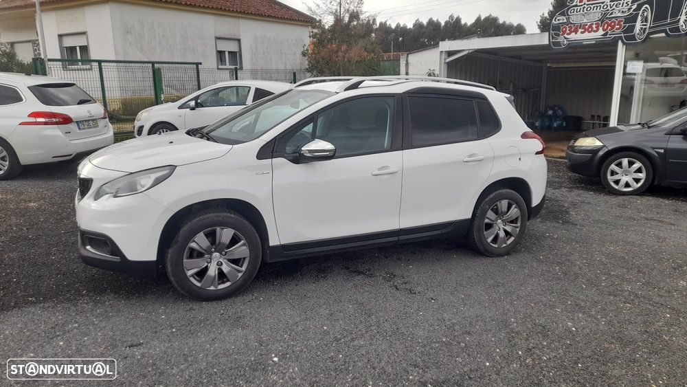 Peugeot 2008 1.2 PureTech Style - 3
