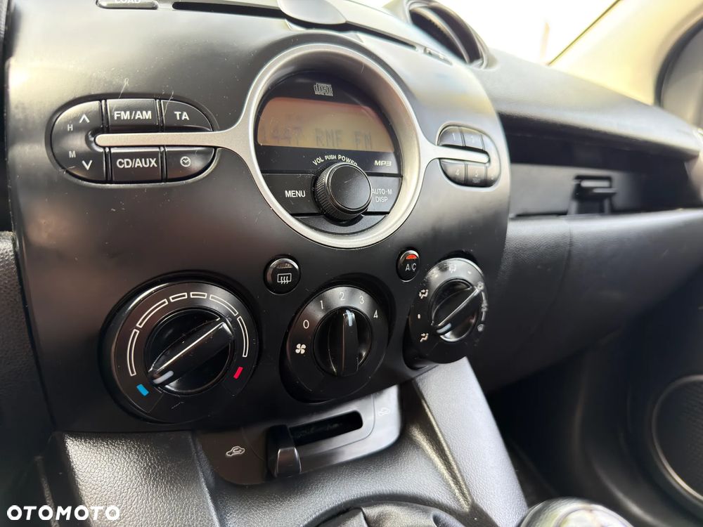 Mazda 2 - 17