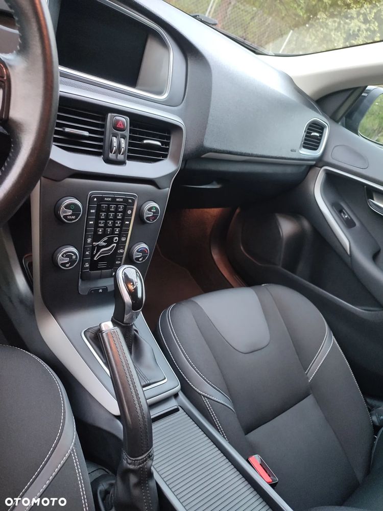 Volvo V40 D4 Drive-E Momentum - 18