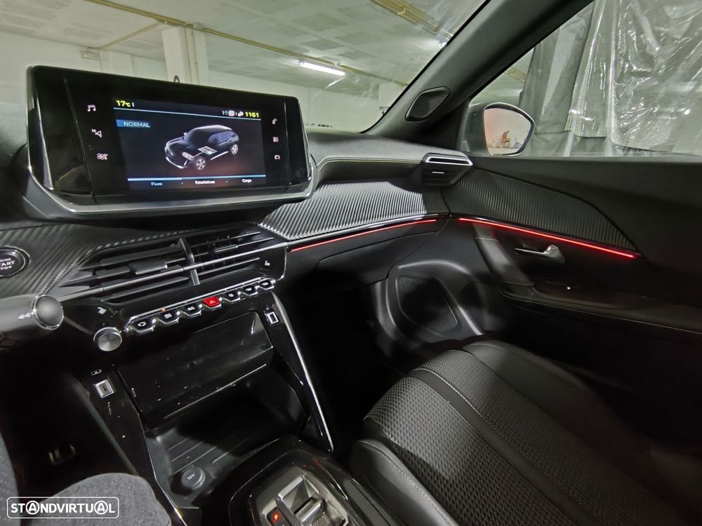 Peugeot e-2008 50 kWh GT - 12