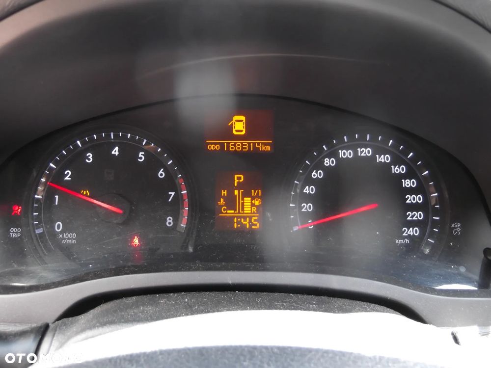 Toyota Avensis - 13