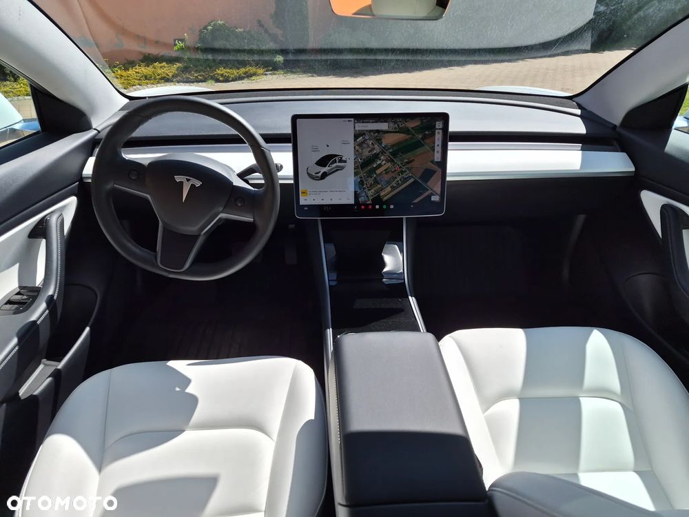 Tesla Model 3 - 13