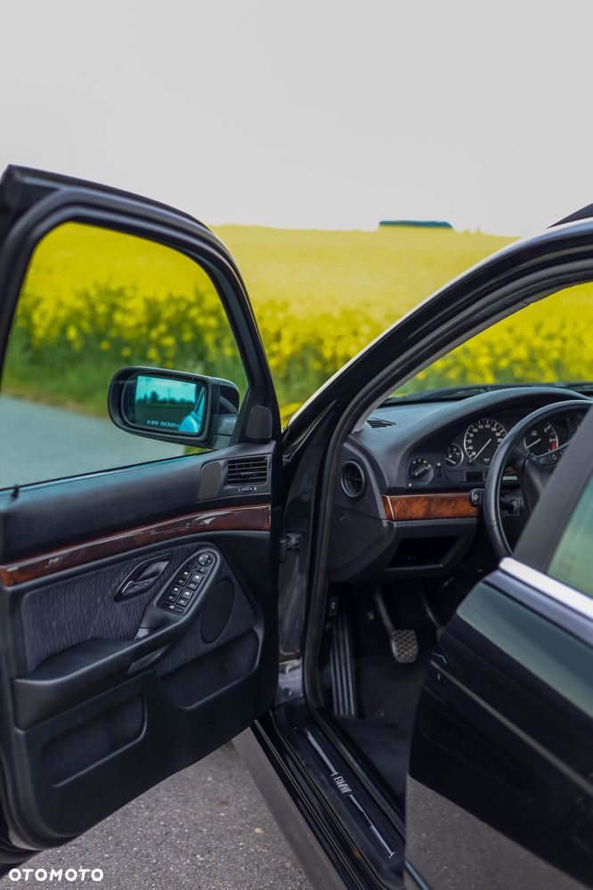 BMW Seria 5 520i - 13