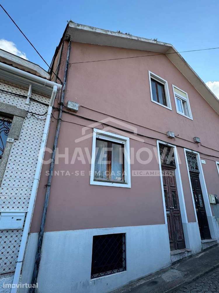Moradia V2 p/ Recuperar no Centro Histórico de Vila Nova de Gaia - Grande imagem: 2/18