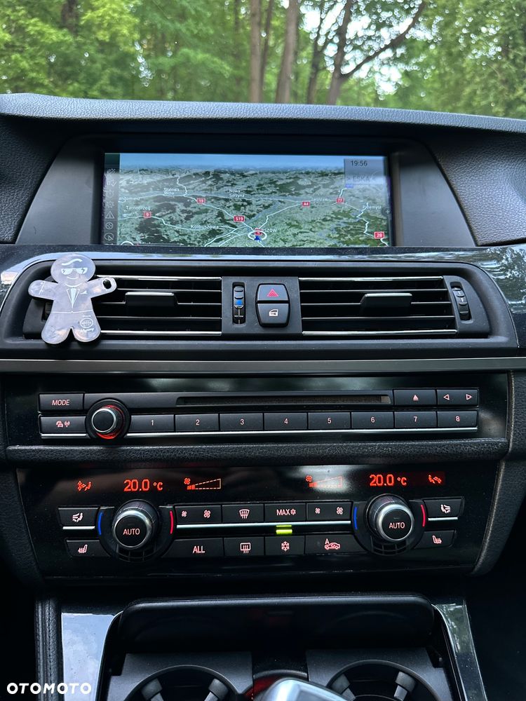 BMW Seria 5 525d - 8