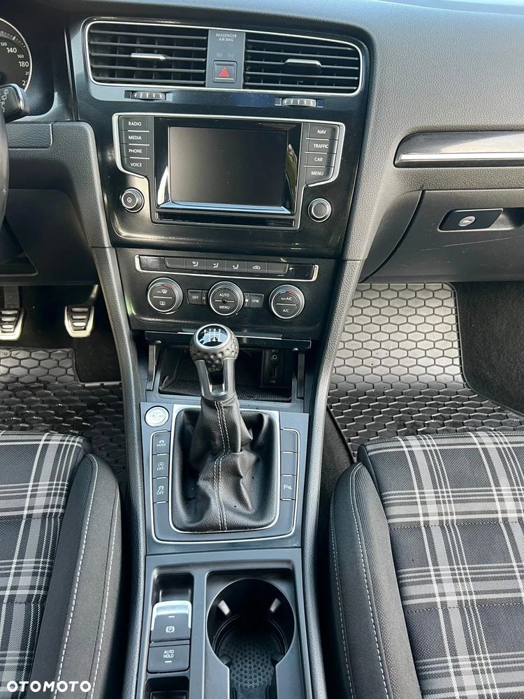 Volkswagen Golf GTD (BlueMotion Technology) - 15