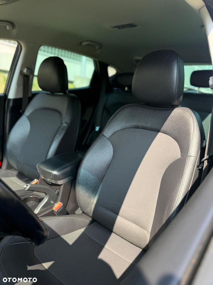 Hyundai ix35 2.0 CRDi 4WD Automatik Style - 10