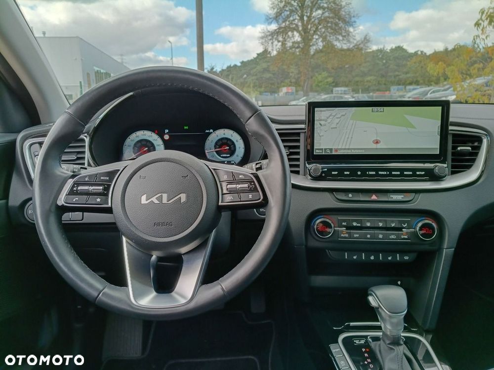 Kia XCeed 1.5 T-GDI Business Line DCT - 13