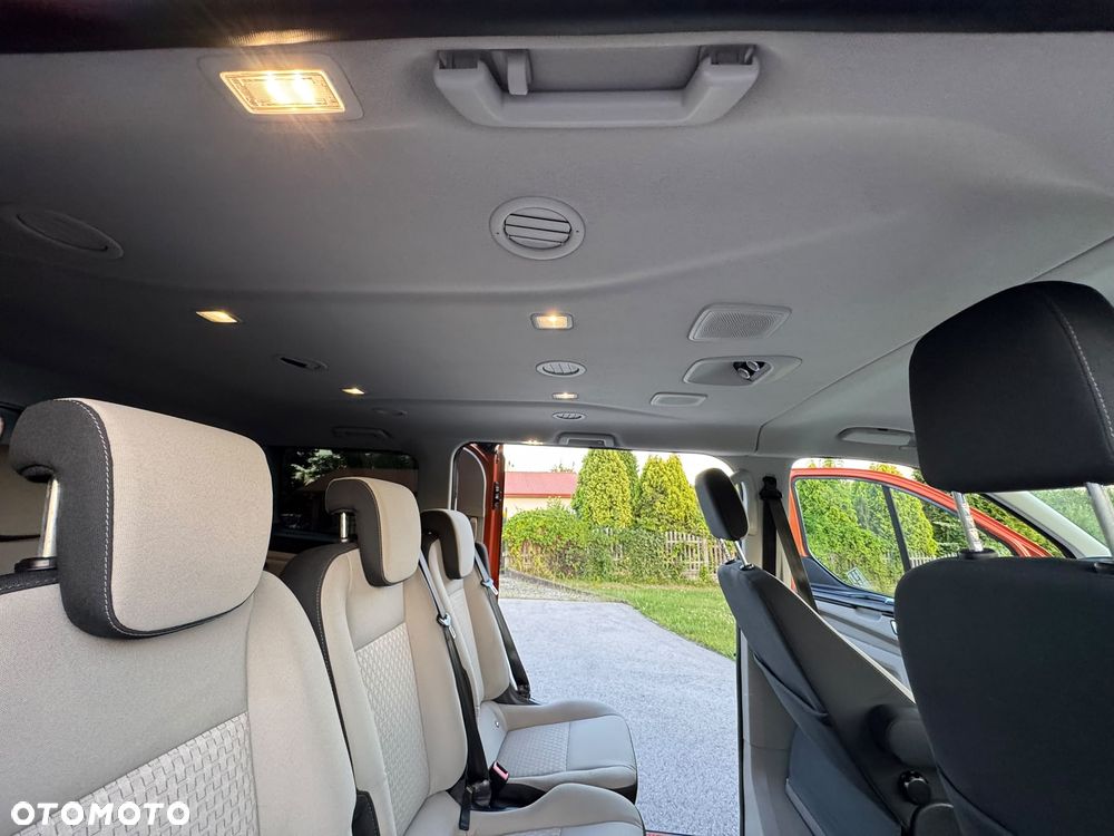 Ford Tourneo Custom - 15