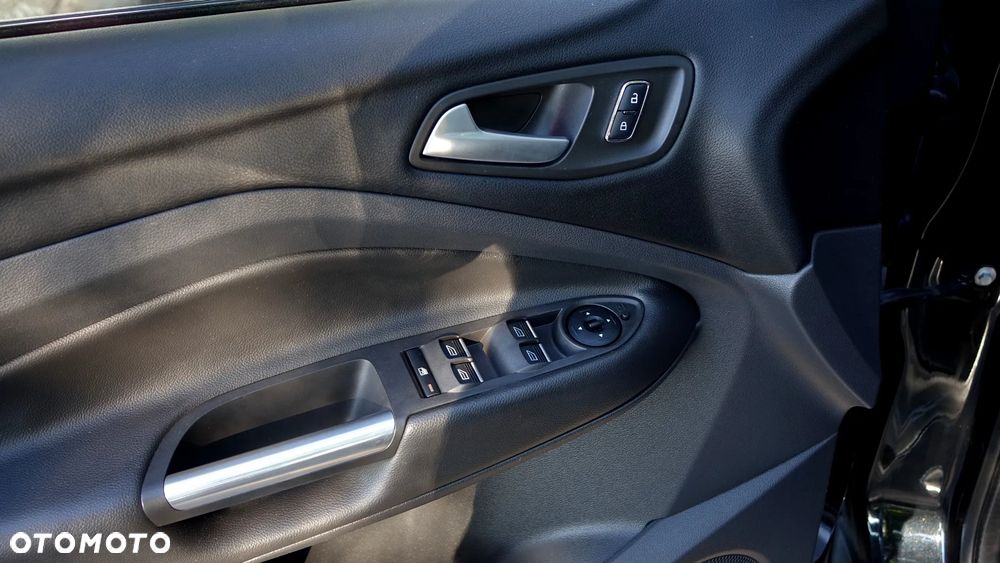 Ford Kuga 1.5 EcoBoost 2x4 Titanium - 2