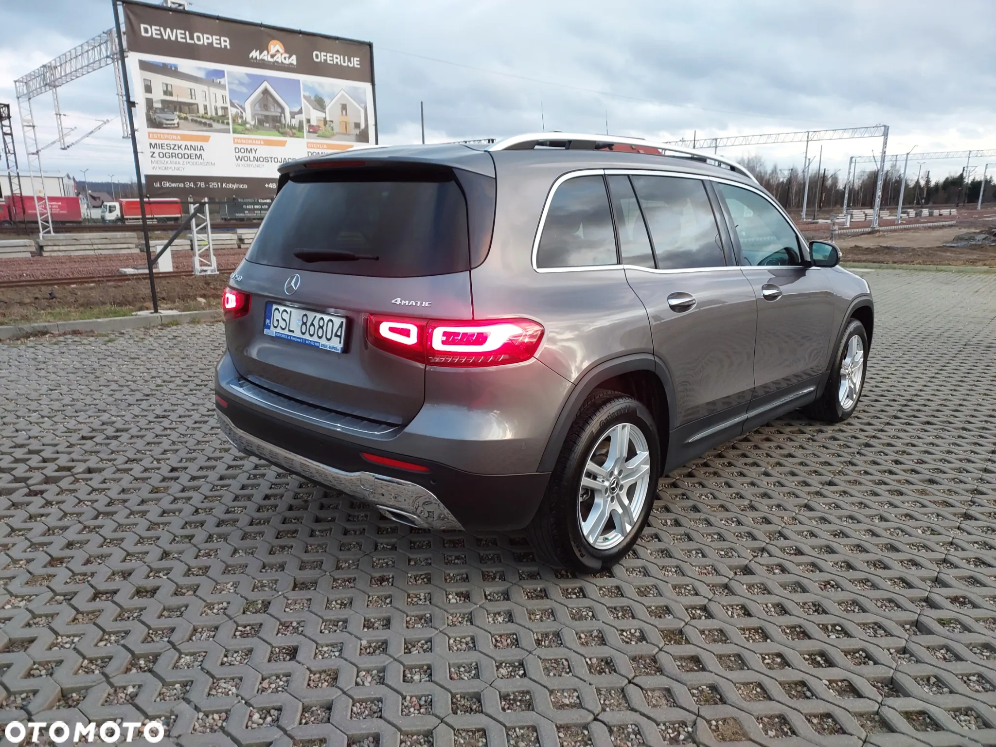 Mercedes-Benz GLB 250 4-Matic 8G-DCT - 3