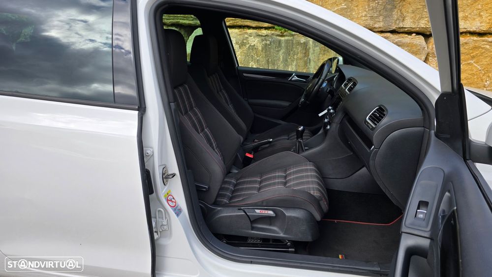 VW Golf 2.0 TSi GTI - 33