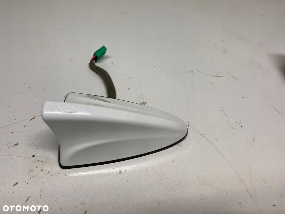 ANTENA DACHOWA NAVI GPS KIA CEED II HB 12-18 - 2