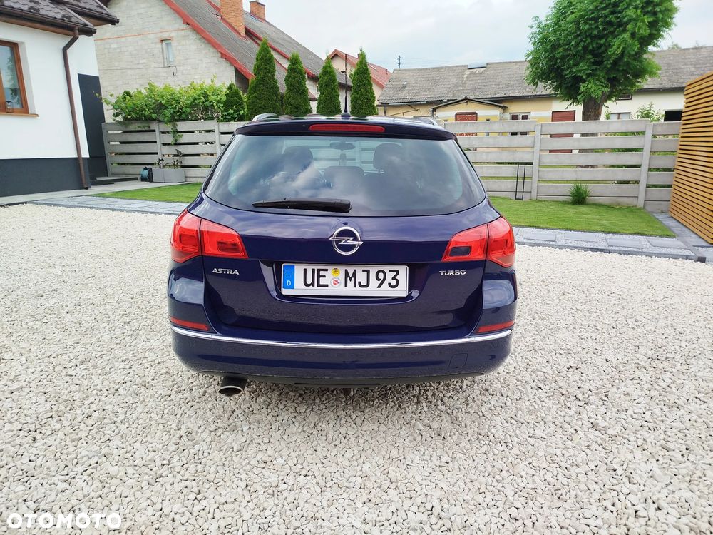Opel Astra 1.4 Turbo 150 Jahre - 14