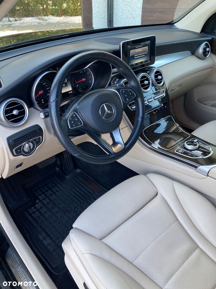 Mercedes-Benz GLC - 9