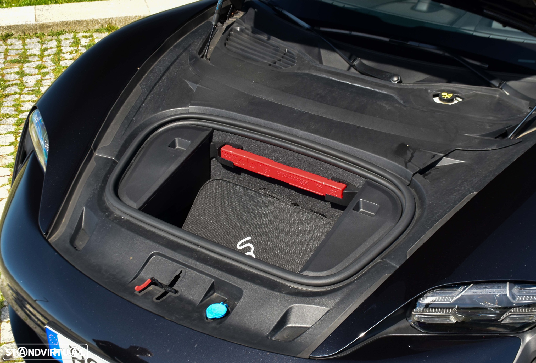 Porsche Taycan Cross Turismo 4S - 28