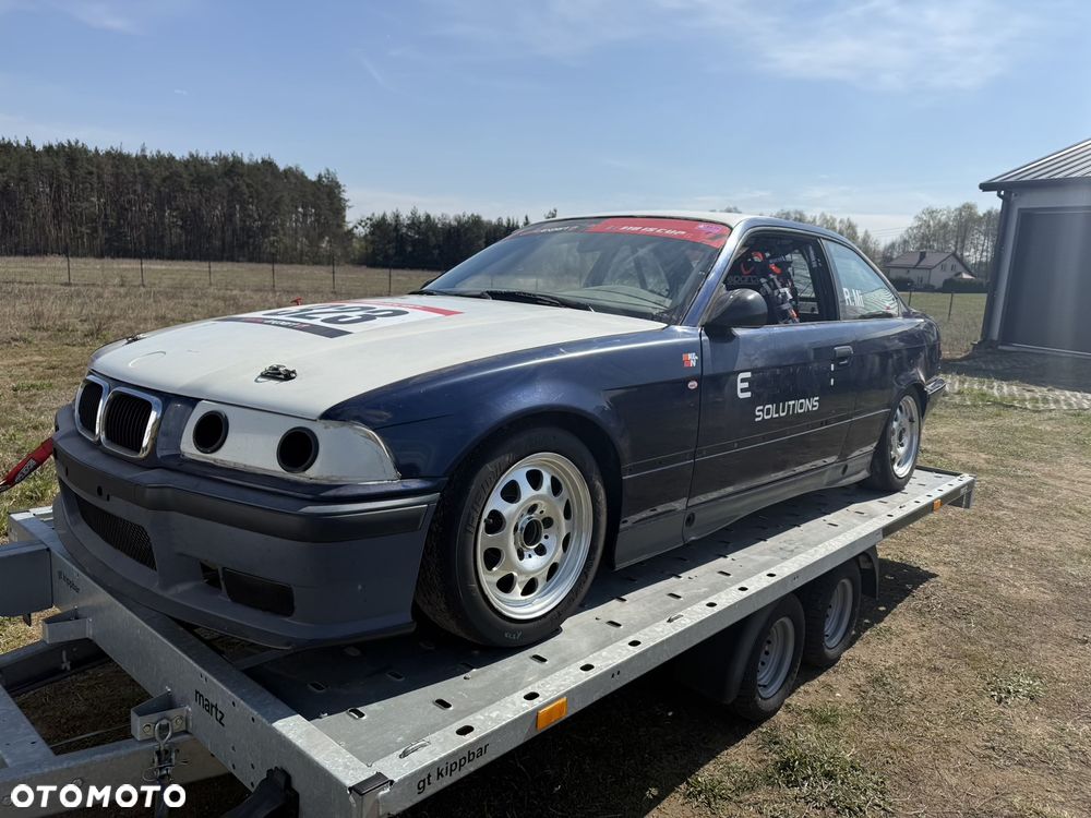 BMW Seria 3 318is - 9