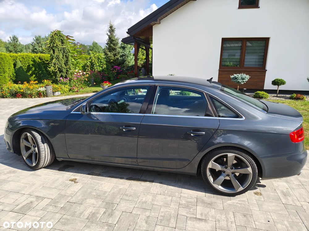 Audi A4 Limousine - 4